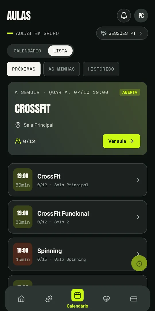 Horário do ginásio na app, com as aulas do dia e o estado da inscrição do membro.